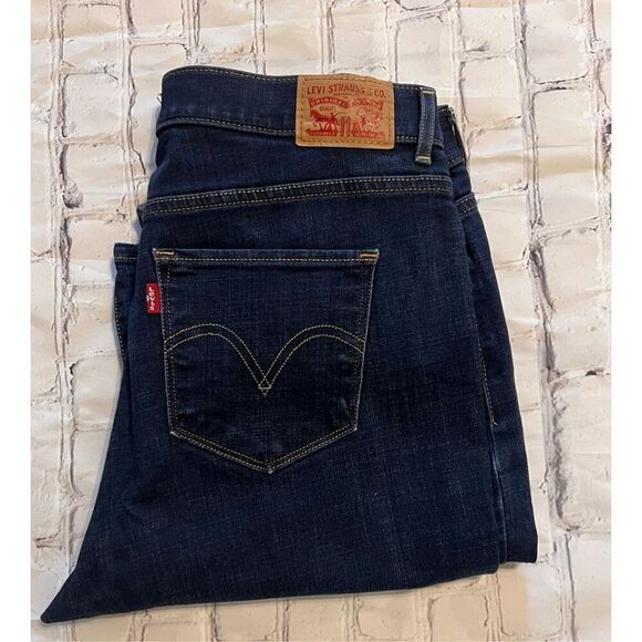 Levi's Women's Size 10 Classic Bootcut Jeans Dark Wash Denim Western Trendy - Picture 1 of 12